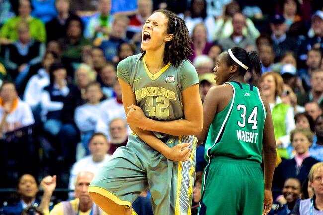 136580257je067_ncaa_women_s_crop_north