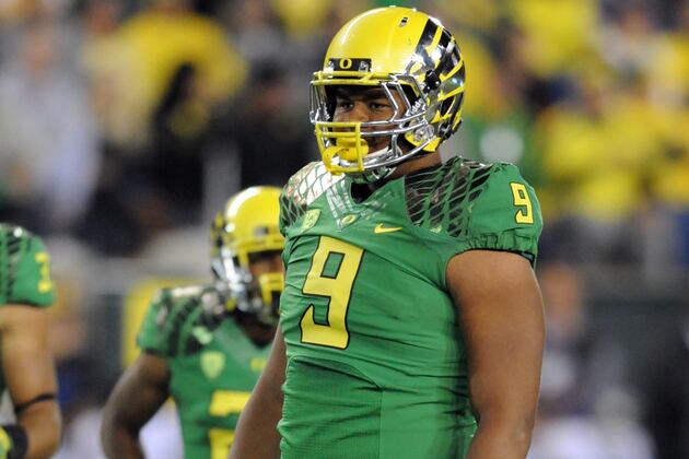 Armstead Makes Quick Transition from Basketball Back to Football