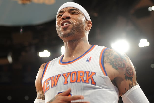 Kenyon Martin Suffers Knee Injury vs. Hawks