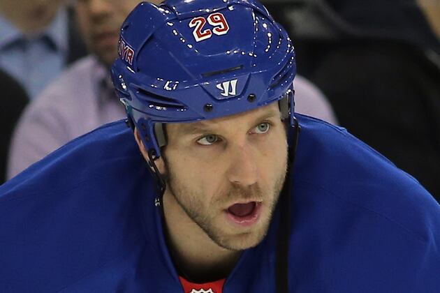 VIDEO: Ryane Clowe Gets His First Goal with the Rangers