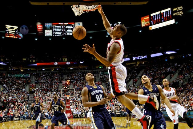 With Greg Oden on Hand and Rookies Taking a Leading Role, Blazers Entertain