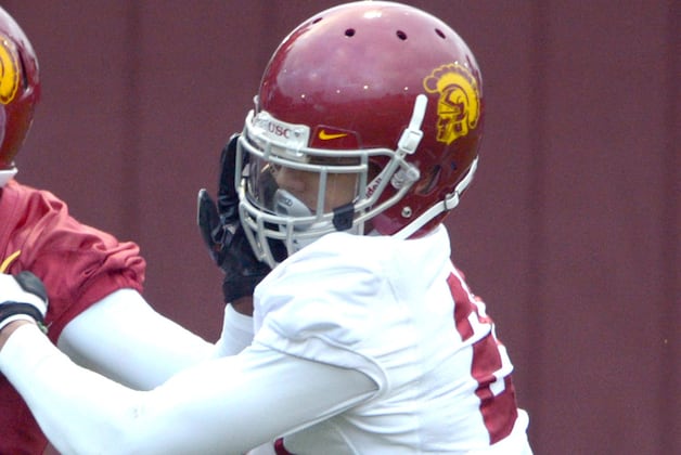 Another Knee Injury for USC: Su'a Cravens Has Torn Meniscus