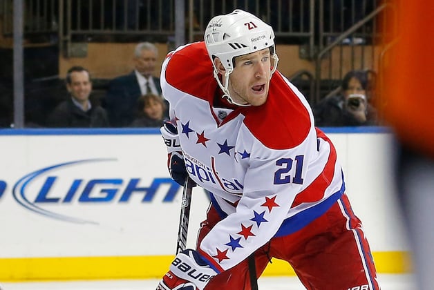 Brooks Laich Leaves Capitals' Win over Islanders with Undisclosed Injury