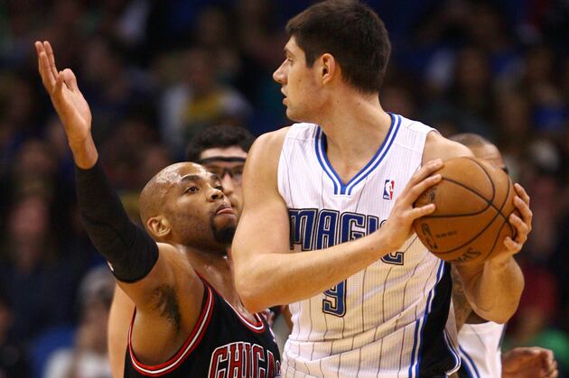 Robinson, Deng Lead Bulls over Magic, 87-86