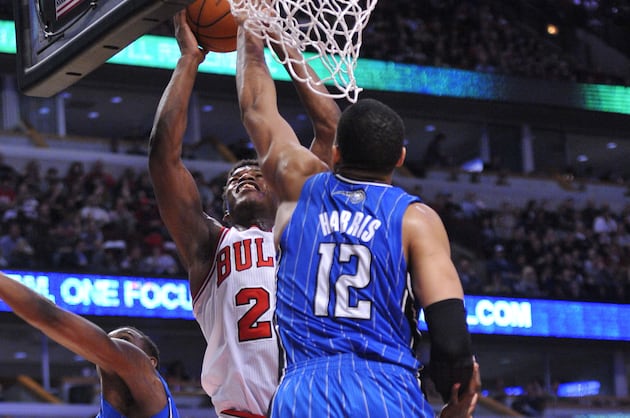 Bulls slip past Magic behind Robinson, Deng