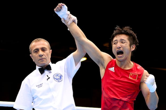 Zou Shiming Wins Debut Pro Fight