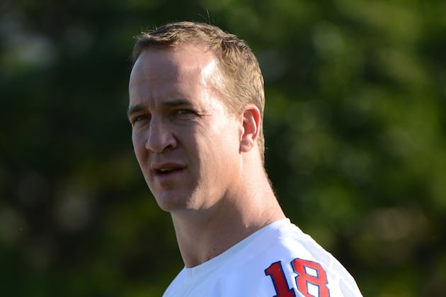 Peyton Manning Gives $500,000 to Pat Summitt Foundation