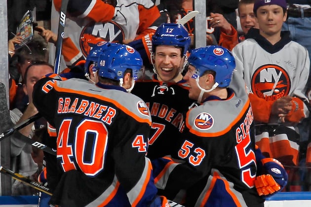 Martin's Tally in 3rd Pushes Isles Past Lightning