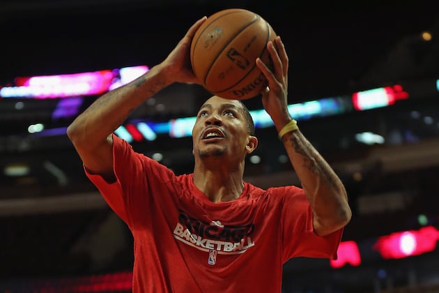 Derrick Rose Says Minutes Limit Isn't Keeping Him from Return
