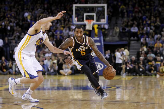 Warriors Feel the Playoff Heat, and Fumble Away a Playoff Clincher