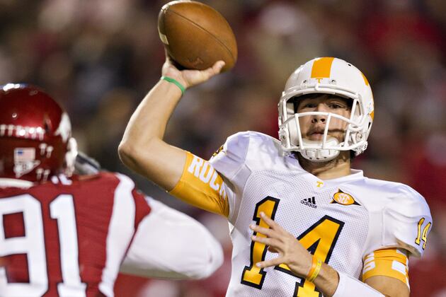 Little Separation in Quarterback Battle After Scrimmage