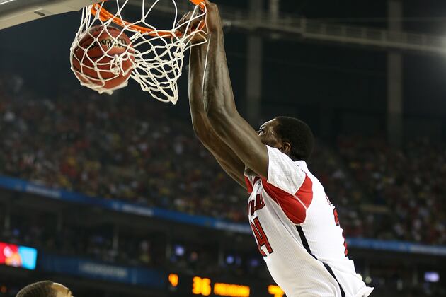 MICH-LOUIS: (1st, 0:17) Dunk by Harrell