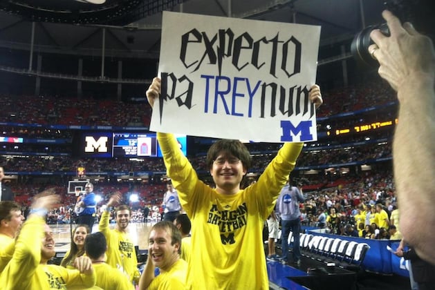 Michigan Basketball: Harry Potter Clone's Funny Sign (PHOTO)