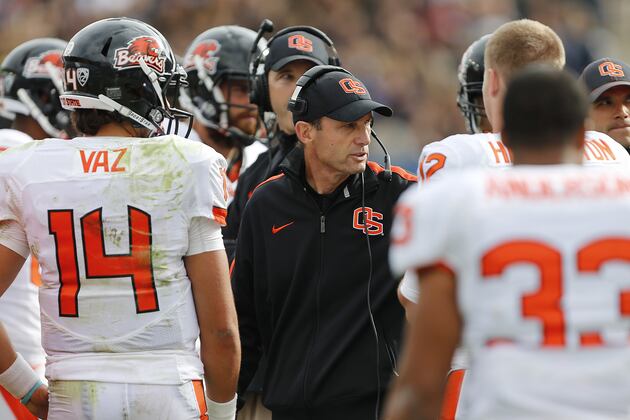 DeVan Learning to Coach Tight Ends on the Job