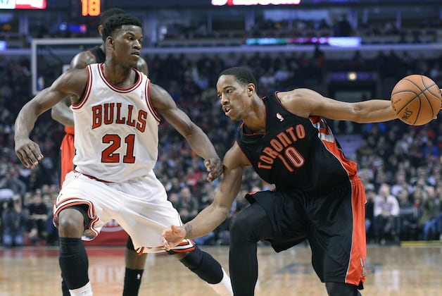 DeRozan Helps Raptors Hold off Bulls 101-98