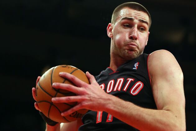 Valanciunas Suffers 'Whiplash-Type Injury' Against Bulls