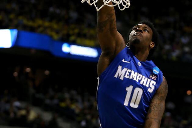 Report: Duke Basketball Interested in Tarik Black
