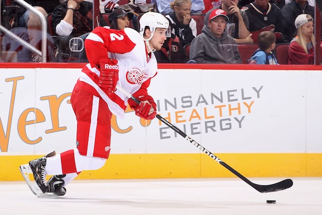 Wiser Brendan Smith Returns to Wings' Lineup After Healthy Scratches