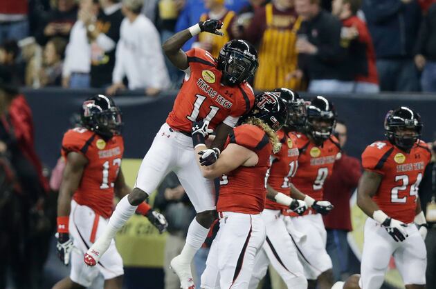 Tech's Hays Goes the Extra Mile to Coach Offense