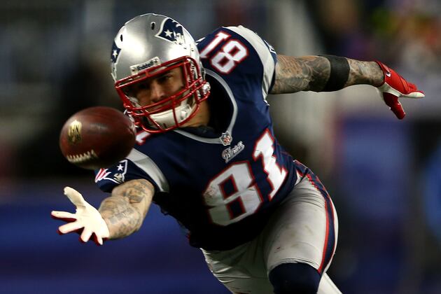 Notebook: Aaron Hernandez Has 16 Reasons to Focus