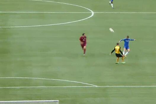 Torres Chips One in for Chelsea