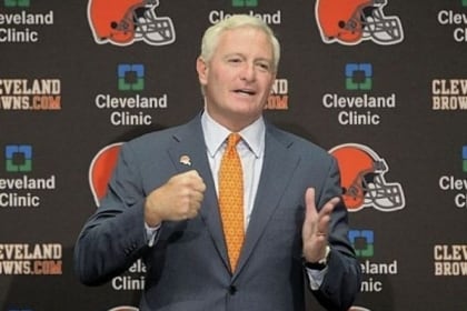 Browns Owner Haslam Sells Stock in Steelers
