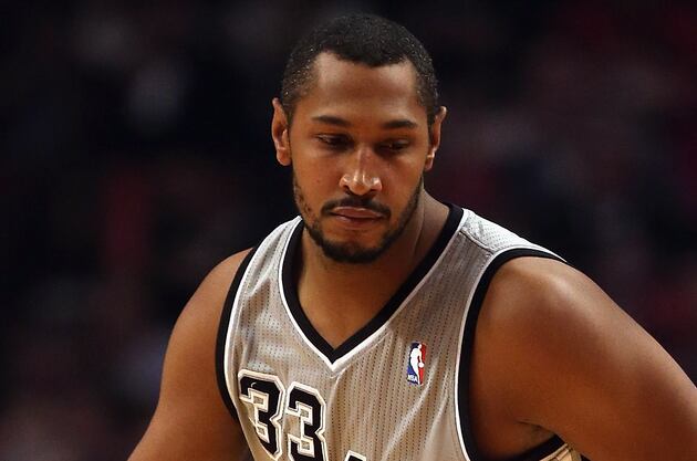 Boris Diaw out 3-4 Weeks After Having Surgery to Remove Cyst