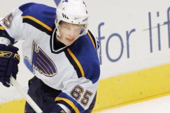 Carl Soderberg Approved to Play for Bruins