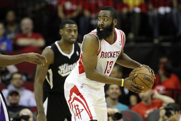 Rockets Blow out Kings in Last Regular Season Home Game