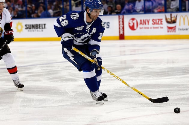 How Tiny Martin St. Louis Is Still Outperforming NHL Giants at Age 37
