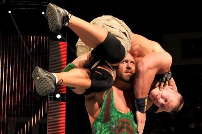 20130408_raw_cena_henry_ryback_large_r_crop_650x440_crop_north