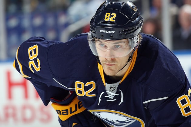 Sabres Foligno Adjusting to Center