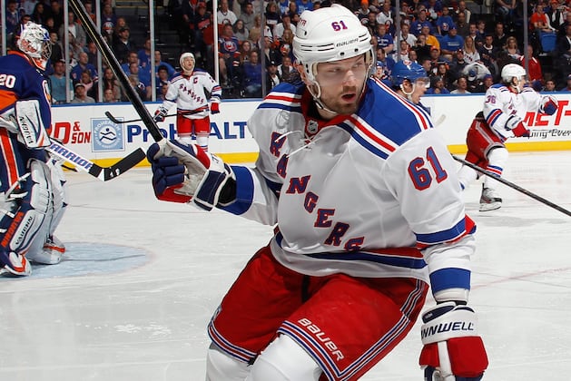 Bennett Learning from Penguins' Veterans
