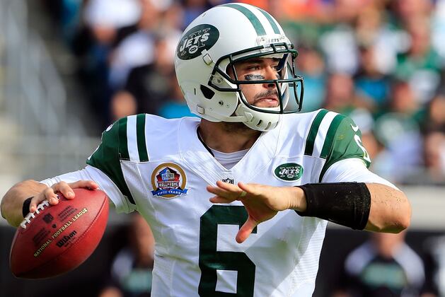 Jets' Sanchez hopeful, learning new offense