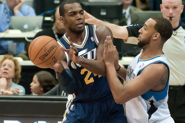 Jazz Drop Wolves, Keep Playoff Hopes Alive