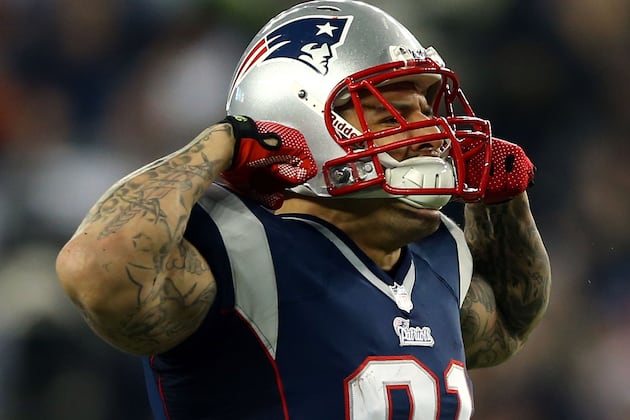 Hernandez Shoulder Surgery Another Issue for Pats