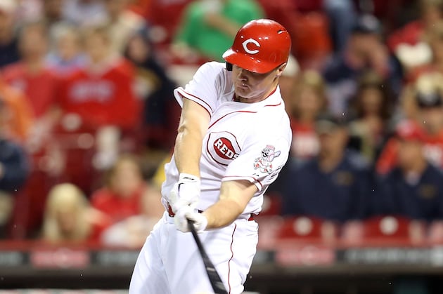 Reds Quickly Finish off Suspended Game, Winning 1-0 in Ninth