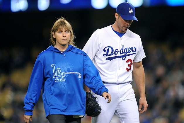Dodgers Place Capuano on DL