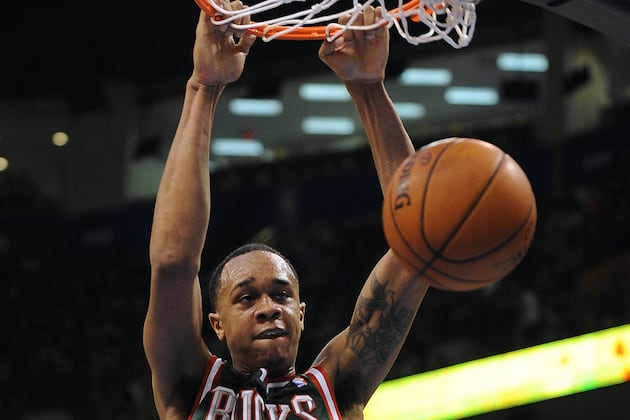 John Henson stars in Bucks victory - JSOnline