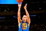 Steph Curry Breaks NBA Single-Season Record for 3-Pointers
