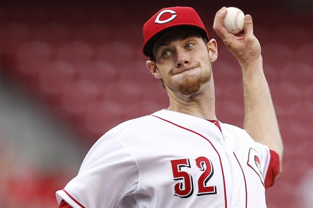 Cingrani Gets Plenty of Support; Reds Roll