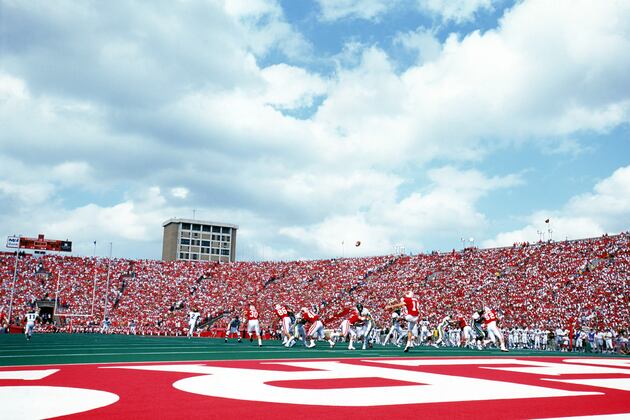 UW Announces Home-and-Home Series with South Florida