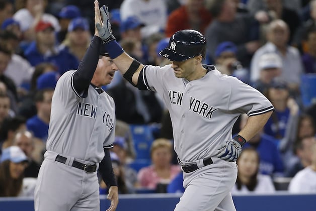 Pettitte Effective as Yankees Hammer Jays