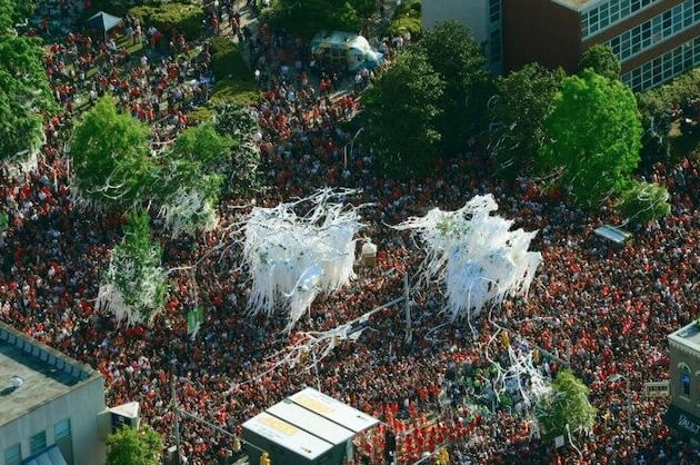 Auburn Fans Roll Toomer's Corner's Oaks One Final Time