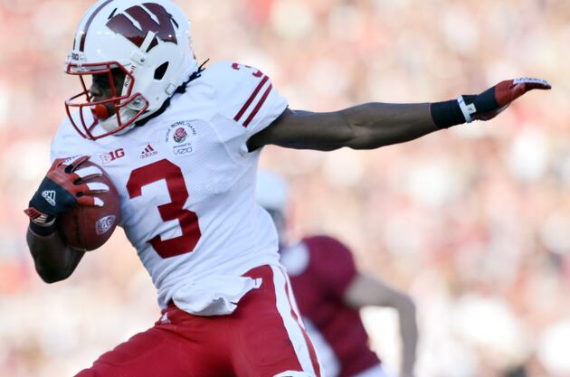 Badgers Football Notes: Kenzel Doe Catches Ball, Runs with Opportunity