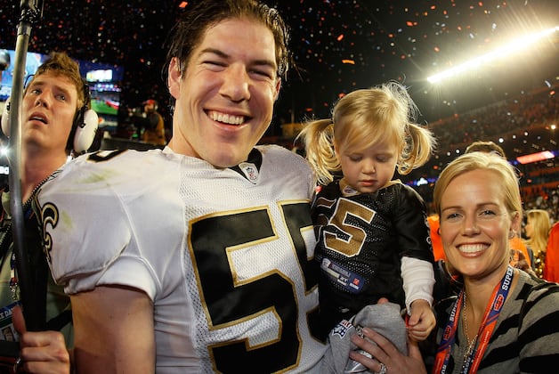 LB Scott Fujita Signs One-Day Contract with New Orleans Saints
