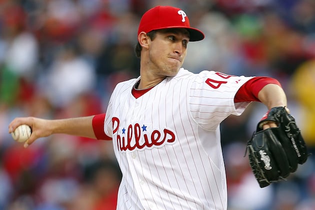Phillies Hold off Pirates in Pettibone's Debut