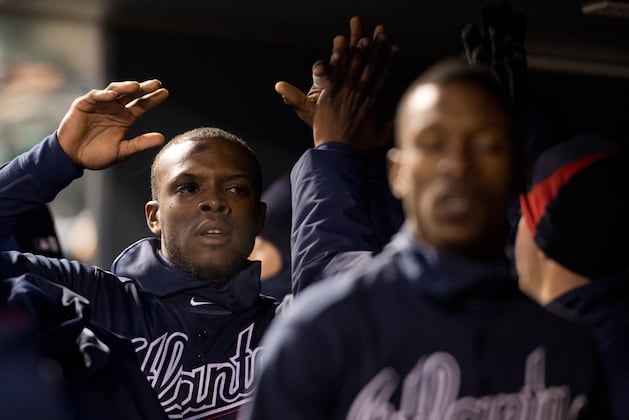 Uptons Hit Back-to-Back HRs, Power Braves