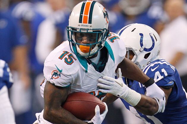 Report: Browns Close to Acquiring Dolphins' Davone Bess
