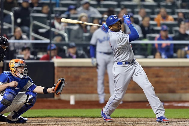Dodgers let one get away as Mets rally in ninth, get slam in 10th